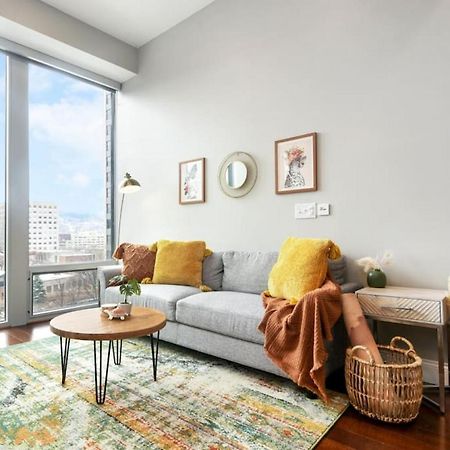Hostwise Stays - The Washington At Chatham - Free Parking, Private Gym, More! Pittsburgh Luaran gambar