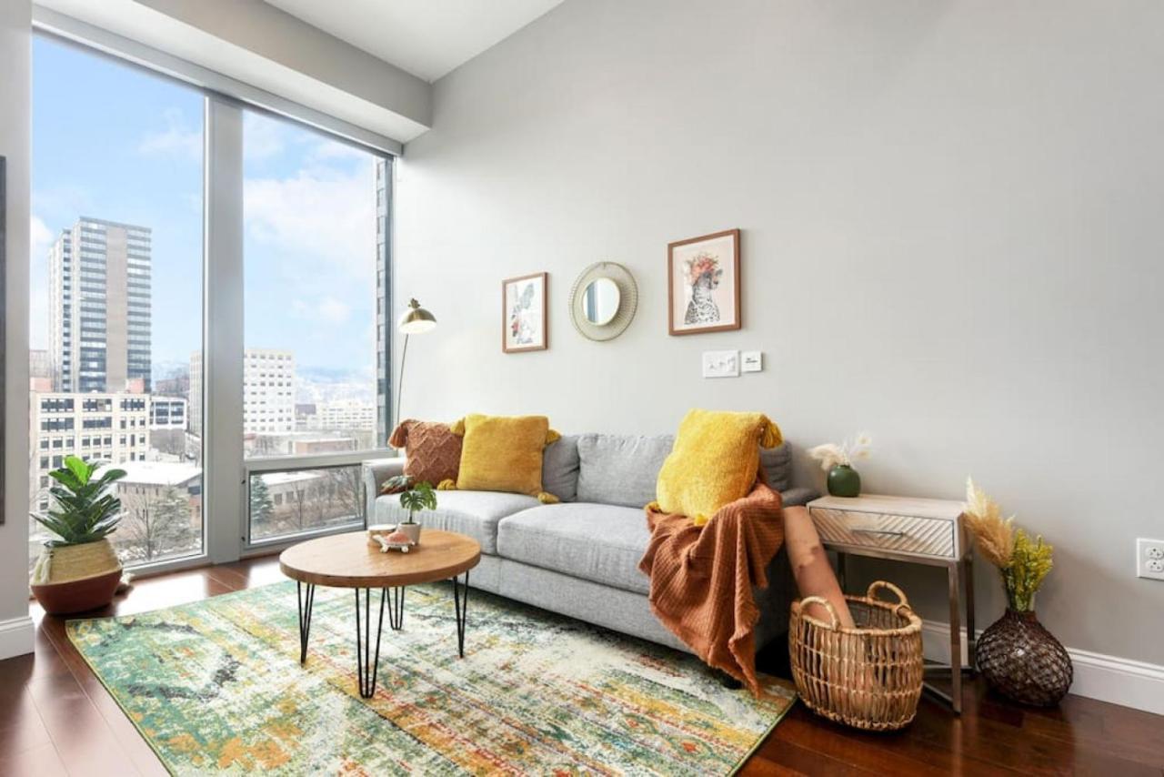 Hostwise Stays - The Washington At Chatham - Free Parking, Private Gym, More! Pittsburgh Luaran gambar