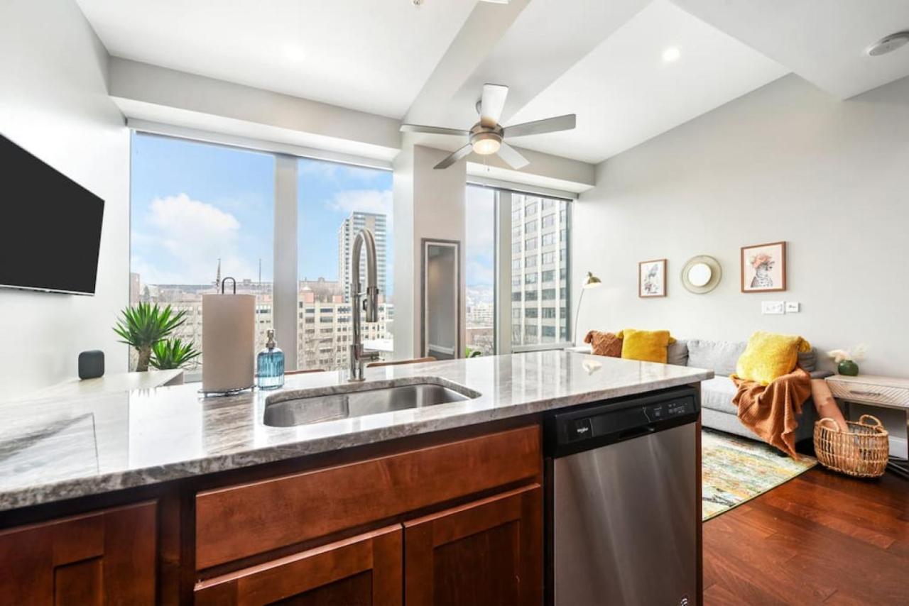 Hostwise Stays - The Washington At Chatham - Free Parking, Private Gym, More! Pittsburgh Luaran gambar